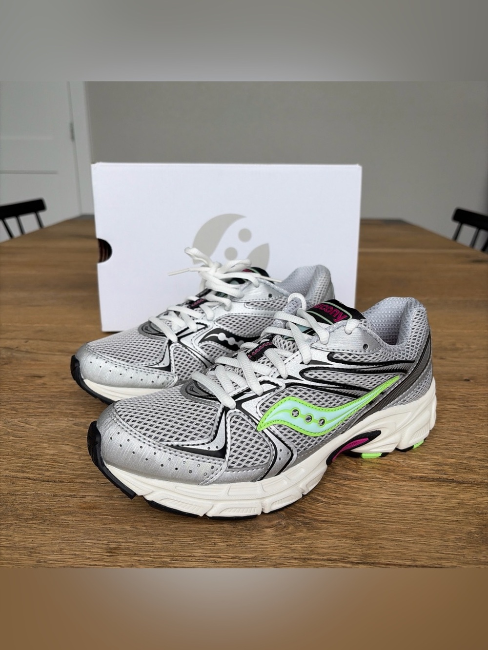 Sizes 6 &7 Women’s Saucony Ride Millennium Mesh Sneaker S60812-68